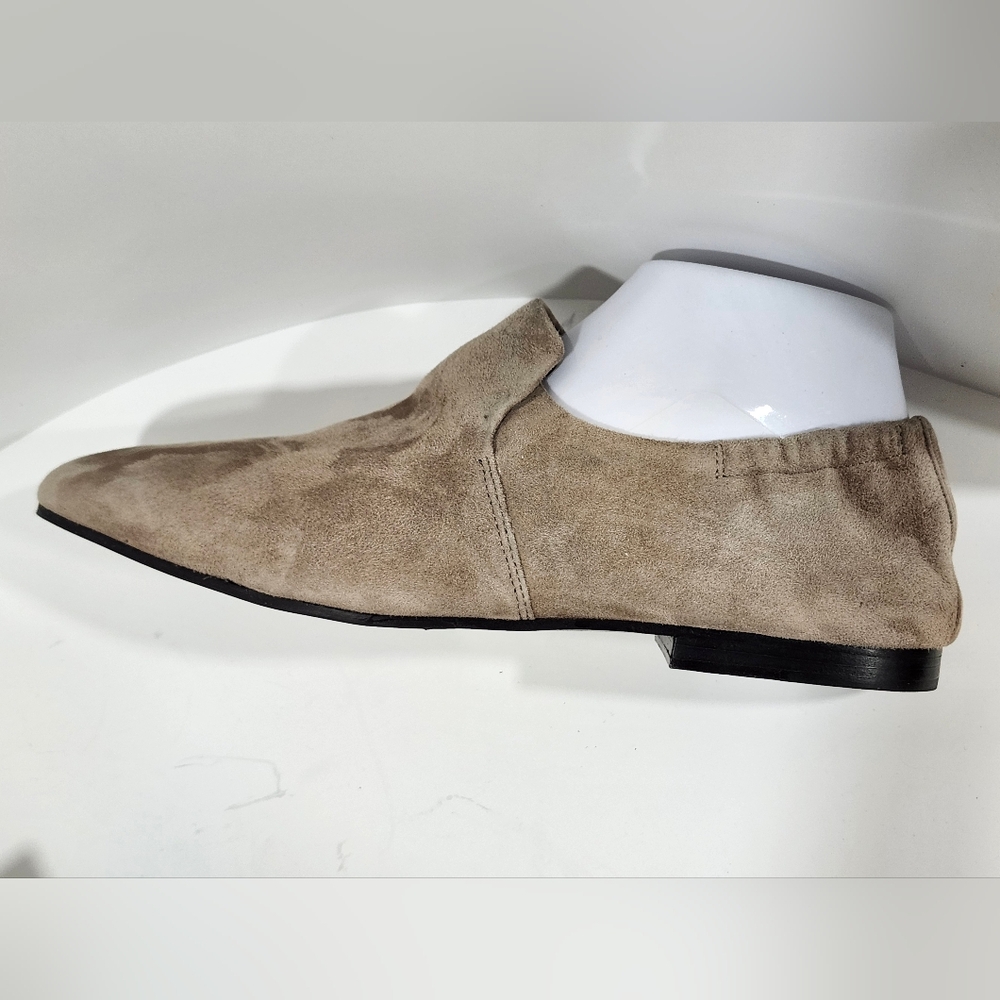 Via Spiga Women's Tan Suede Loafers NWOT Size 9